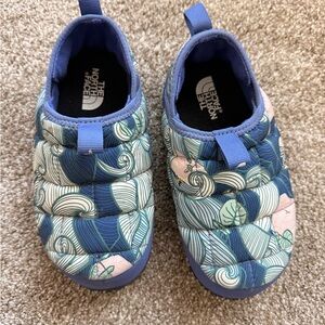 The North Face Kids' Blue / Green / white Slippers shoes